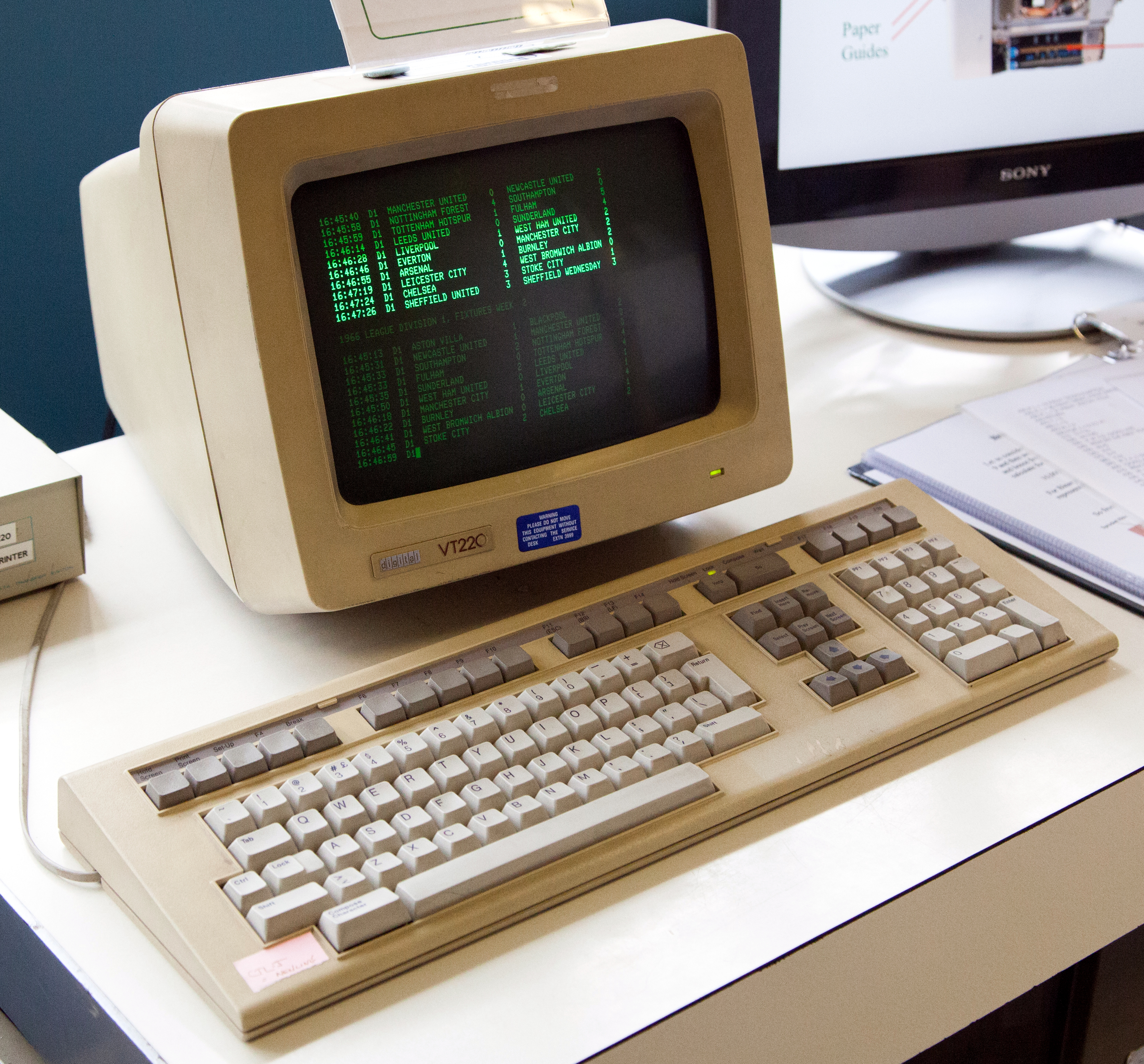 DEC_VT220_terminal.jpg